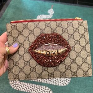 Gucci GG supreme monogram merveilles lips zip pouch hibiscus red- SOLD OUT